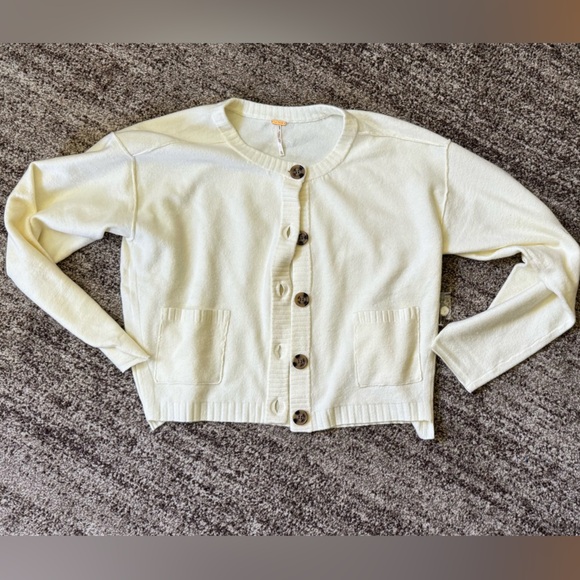 Free People Luna Cardigan Sweater in Ivory Size XL Cropped Sweater Cream Revolve - Picture 2 of 9